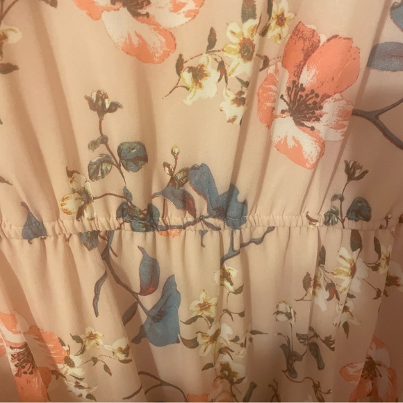 Light Pink Floral Dress - Picture 6 of 9